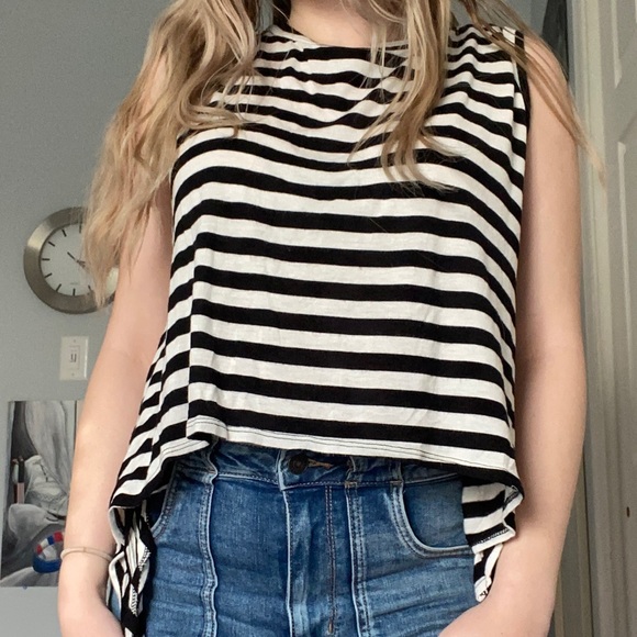 Hollister Side Tie Black and White Striped Crop Top - Picture 1 of 5